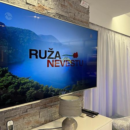 Nice Life - Luxury Apartment In The Old Town. ブラチスラヴァ エクステリア 写真