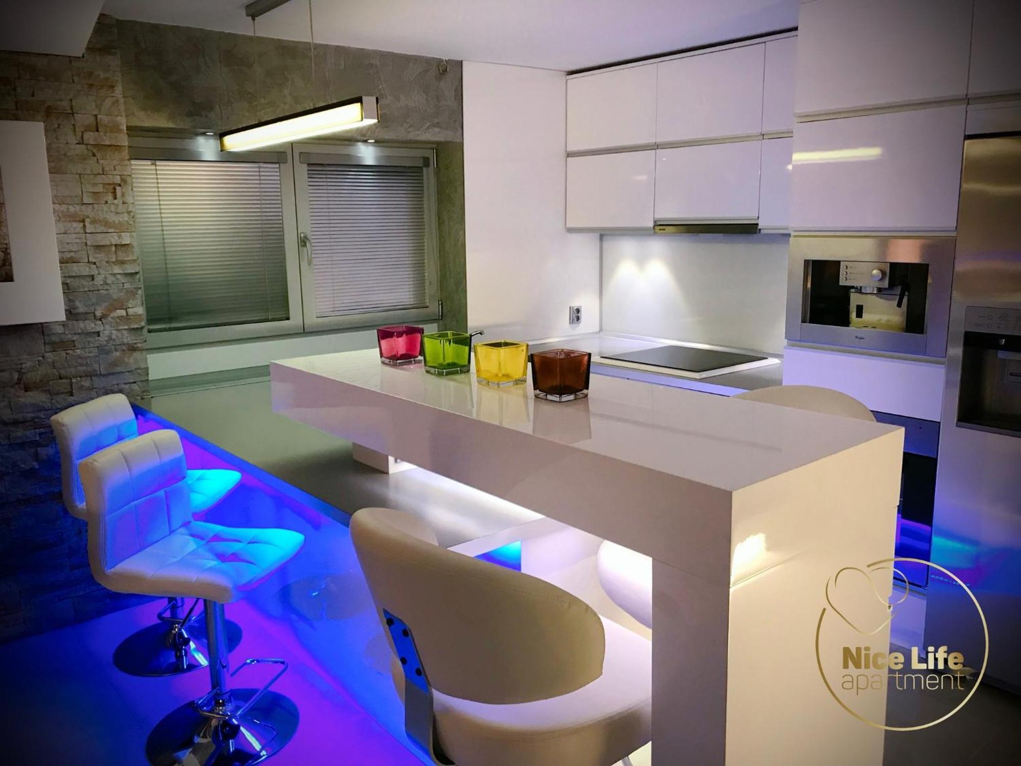 Nice Life - Luxury Apartment In The Old Town. ブラチスラヴァ エクステリア 写真